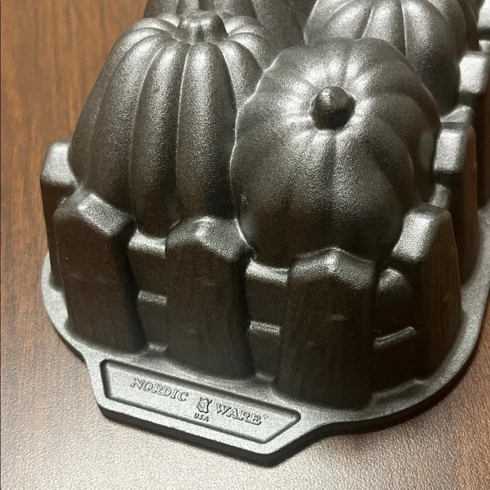 Nordic Ware Pumpkin‎ Patch Loaf Pan